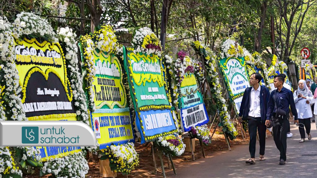 Berikut Alasan Pentingnya Mengirim Bunga Duka