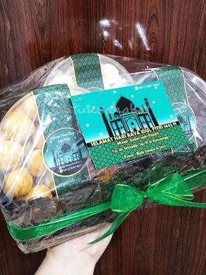 Parcel Kurma & Nastar Bali