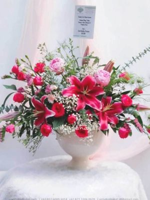 Amelia Vase Flowers