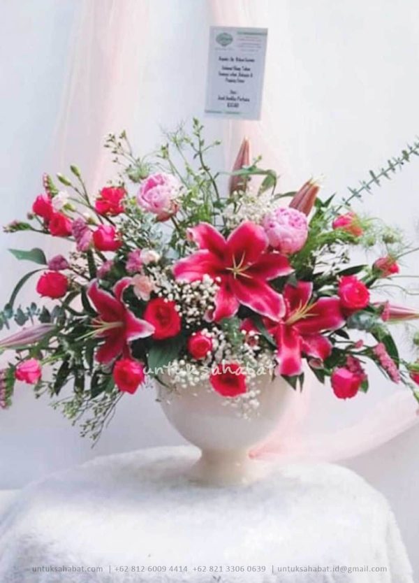 Amelia Vase Flowers