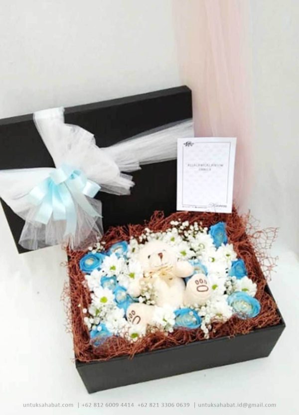 Avery Flower Box