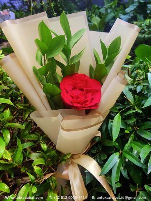 Buket Satu Tangkai Mawar Merah