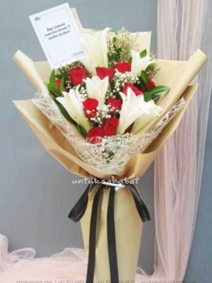 Harper Hand Bouquet
