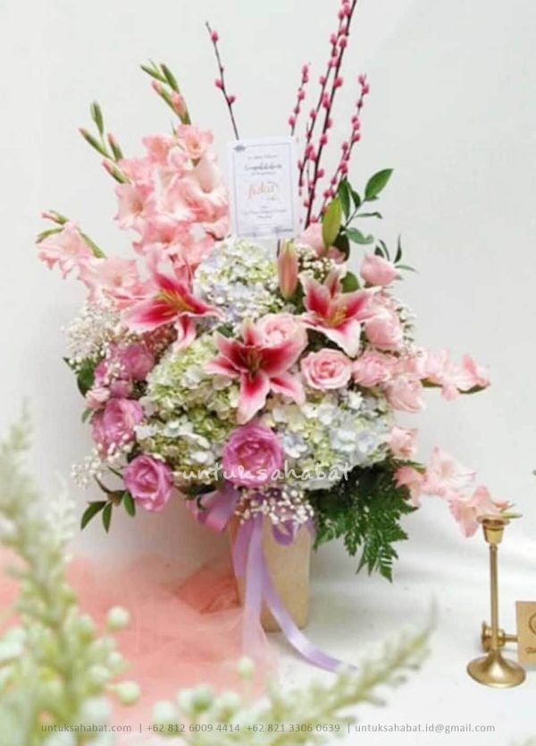 Isabella Vase Flowers
