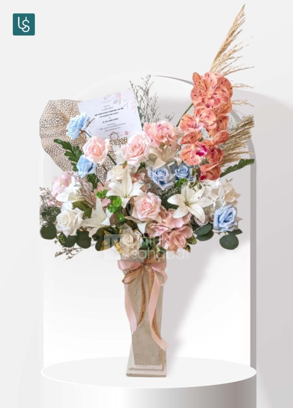 Standing Vase Jambi 1